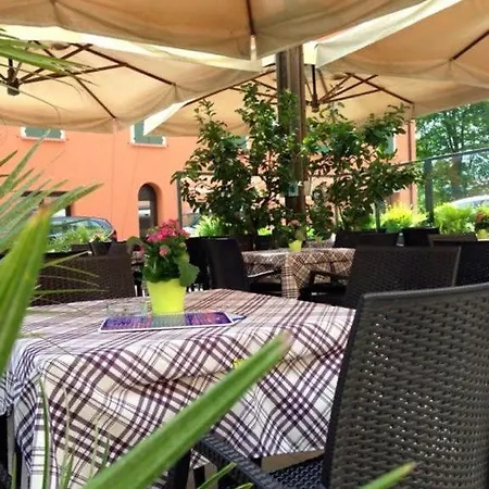 Hotel Antica Campione Rooms&hostel